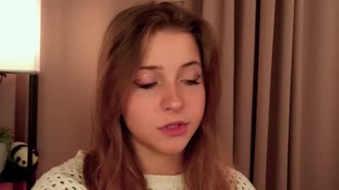 Lina  online show from December 5, 8:28 pm