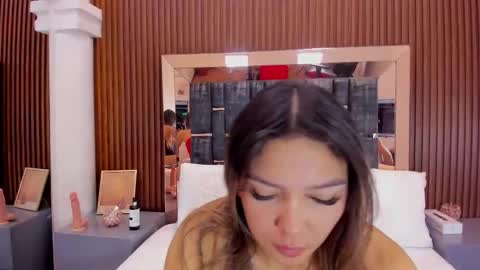Snapshot of celestebellmont chatting on October 19, 1:27 pm celestebellmont online show from October 19, 1:27 pm
