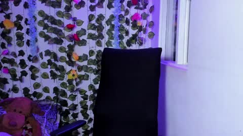 Celestineeeeee online show from December 24, 10:28 pm