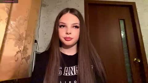 Mia online show from March 3, 5:42 pm