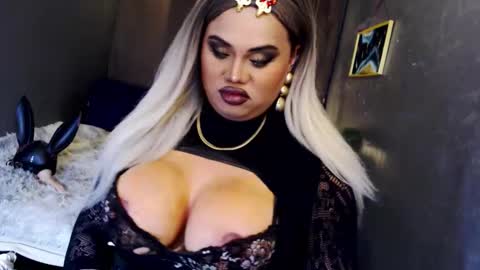 cellinekittcumerr online show from November 24, 6:39 pm