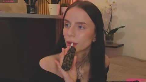 Livia online show from June 2, 10:56 pm