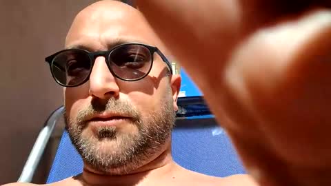 cetriolino81869 online show from April 24, 1:46 pm