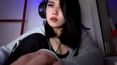 Lola online show from December 15, 1:51 pm