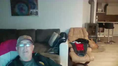 charles6064 online show from May 9, 10:27 pm