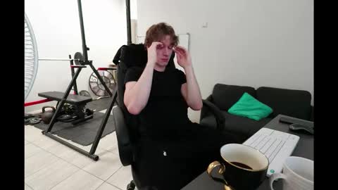 CHARLES DREAMS online show from November 26, 2:47 pm