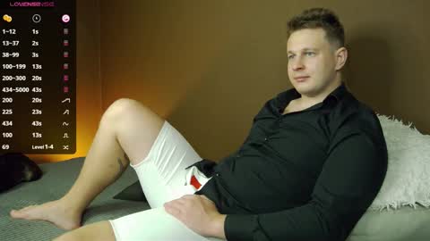 Snapshot of charlie_smiley chatting on September 28, 1:36 am Charlie Smiley online show from September 28, 1:36 am