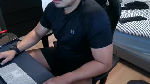 charliekkw online show from November 13, 8:22 pm