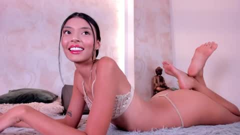 Charlote online show from April 11, 8:35 pm