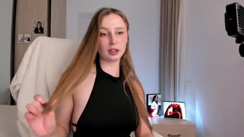 CharlottaWells online show from November 11, 3:03 pm