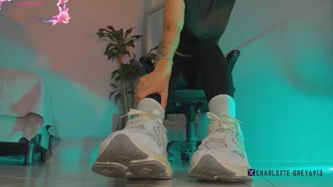 charlotte  grey online show from February 28, 8:57 pm