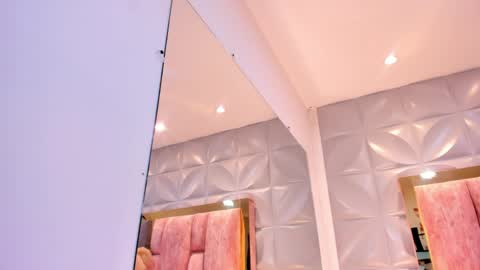 Charlotte Icee online show from April 6, 5:25 pm