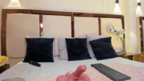 Snapshot of charlotte_line chatting on September 9, 5:35 pm charlotte_line online show from September 9, 5:35 pm