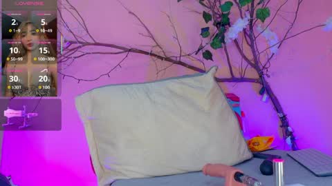 CHARLOTTE online show from April 8, 10:46 pm