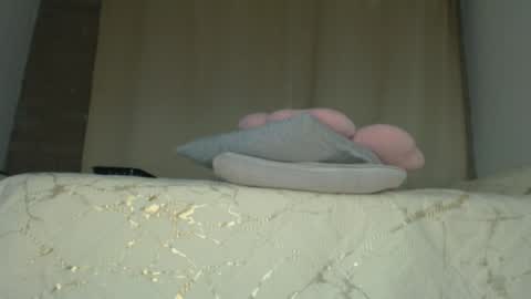 charlottehorny1 online show from April 2, 1:35 am