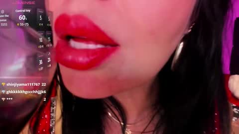 Snapshot of charlottemeyerr chatting on October 8, 9:43 pm charlot online show from October 8, 9:43 pm