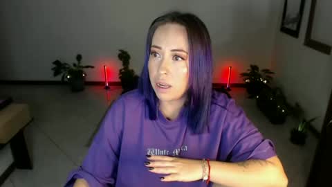 charlottezoe online show from June 23, 8:22 am