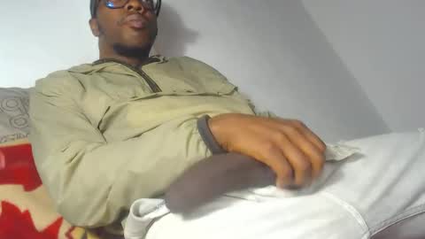 charly_vergonti_ online show from October 12, 2:15 am