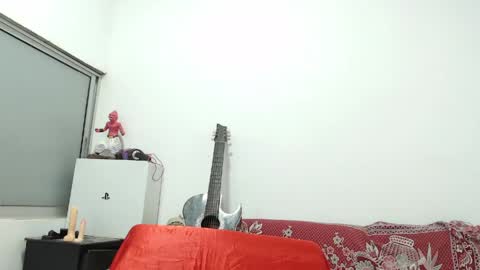   online show from May 18, 10:38 pm