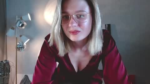 Michelle  online show from May 7, 3:02 am