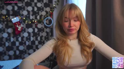 my fansly Charming daisy              My Wishlist  for new toys     online show from December 14, 10:10 am