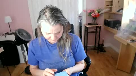 chealsiek online show from May 8, 5:40 pm