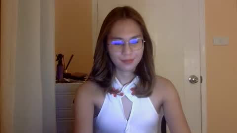 chelly4u69 online show from December 21, 5:58 am