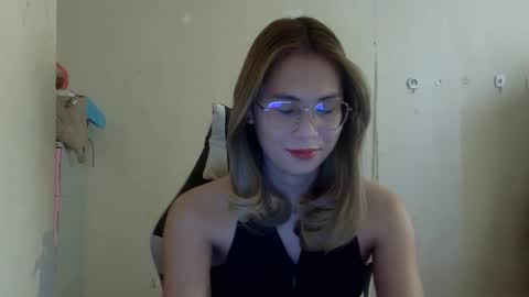 chelly4u69 online show from October 15, 4:05 am