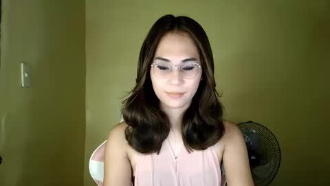 chelly4u69 online show from May 21, 2:07 am