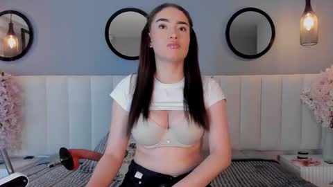 chelsea_bolton_ online show from February 7, 1:25 pm