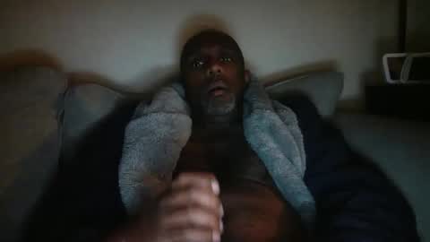 chenthu1979 online show from April 8, 11:46 am