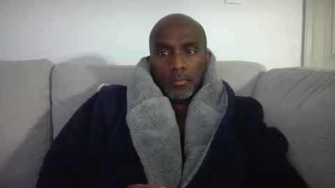 chenthu1979 online show from April 6, 11:11 am