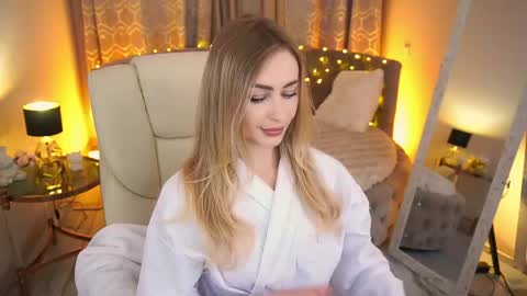Ami online show from May 14, 3:32 pm