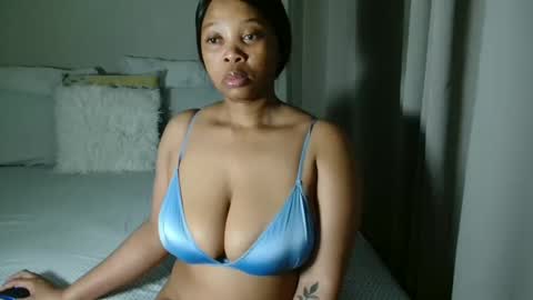 Snapshot of cherrybabexx chatting on October 24, 12:06 pm Cherrybabe online show from October 24, 12:06 pm