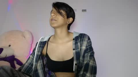 cherrybombsweet online show from May 6, 11:00 pm