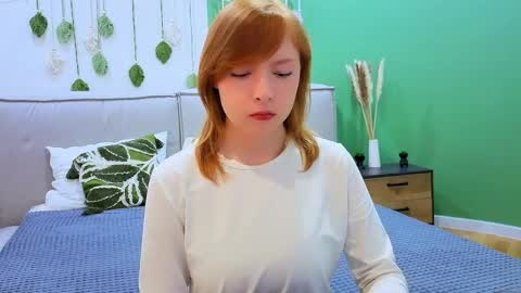 cherrycrushlove online show from March 31, 5:52 am
