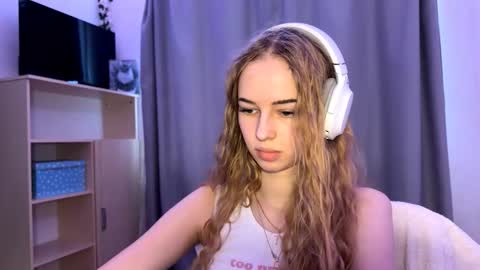 Evie online show from October 22, 10:29 am