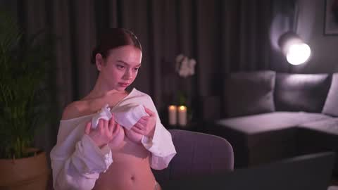 chillwithstacy online show from March 5, 10:10 pm