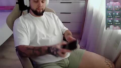 Mark online show from March 2, 11:17 am