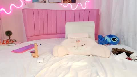 sophia online show from February 25, 8:25 am