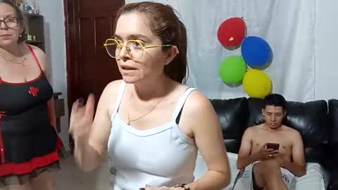 chiquitahot69 online show from December 19, 12:17 am