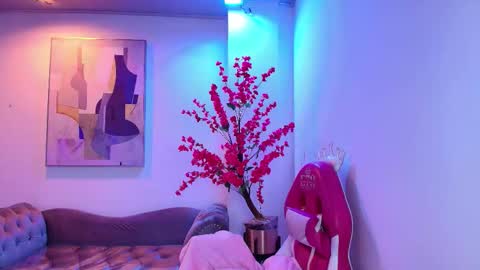 Chloe online show from March 9, 11:15 am