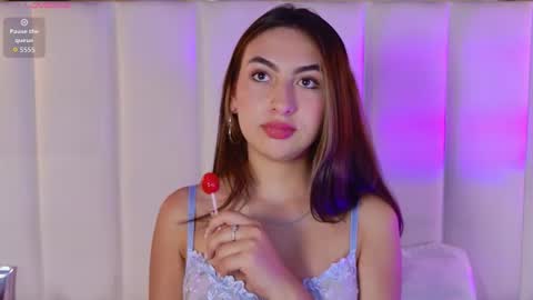 Chloe  online show from December 4, 9:25 pm