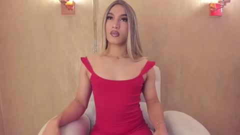 chloe_luxury online show from March 11, 3:59 pm