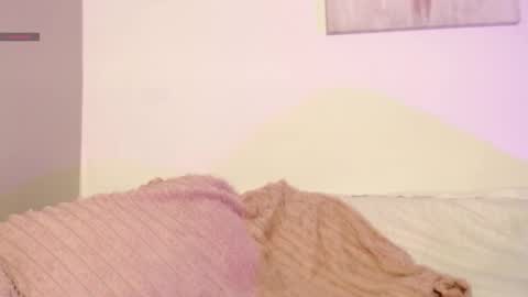 chloe_peach_ online show from March 25, 12:23 pm