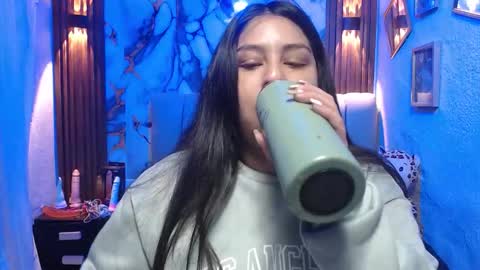 chloe_smith5 online show from March 9, 10:42 am