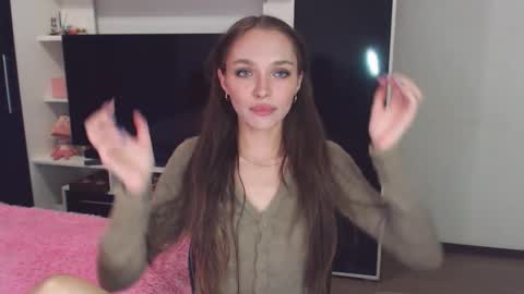 Snapshot of chloe_sunny chatting on September 24, 4:14 pm Chloe online show from September 24, 4:14 pm