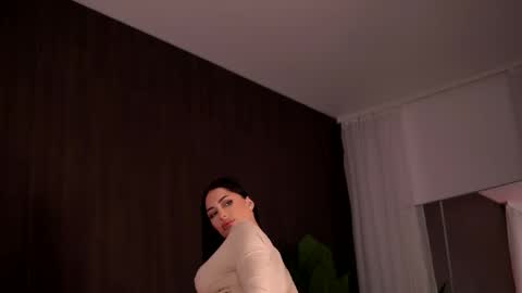 chloedevinex online show from February 11, 5:22 am