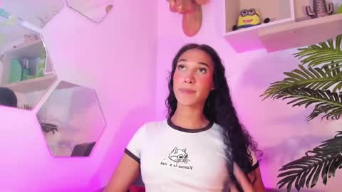 Chloe  online show from March 8, 8:25 pm