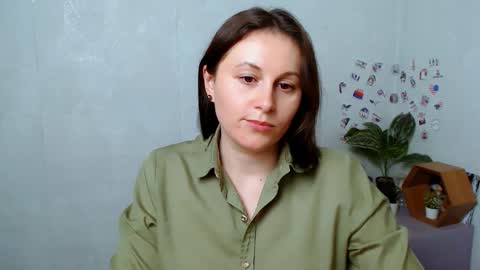 Chloe online show from January 5, 5:27 pm